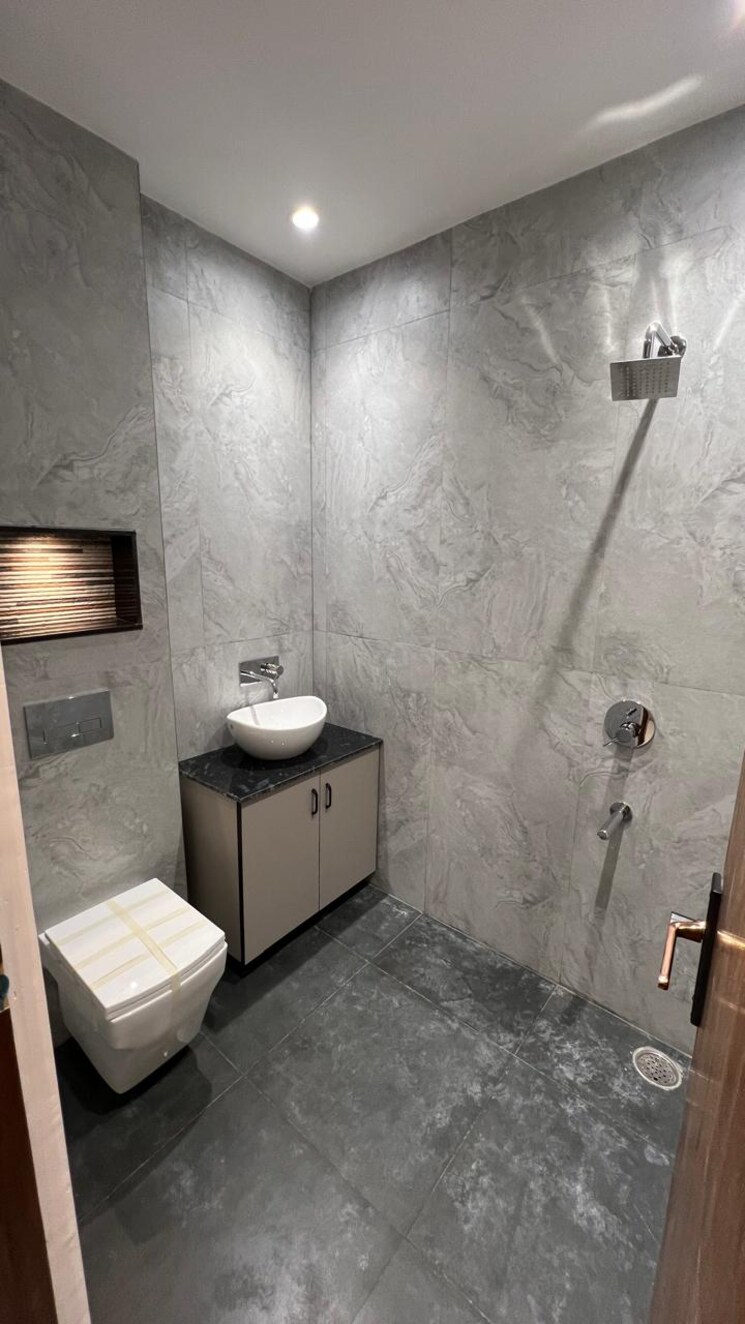 Bathroom, dhakoli 4 Bedroom 150 Sq.Yd. Independent House In Dhakoli Zirakpur 9432716