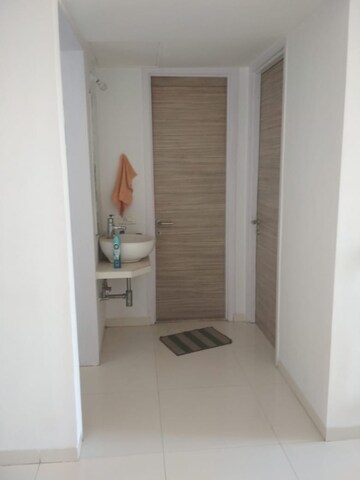 Bathroom in 3 BHK Apartment at Group Seven Rushi Heights, Goregaon East – for Rent