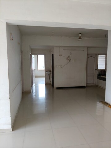 Room in 3 BHK Apartment at Krishna Heights Jagatpur, Jagatpur – for Sale