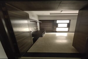 Furnished Amenities in 5 BHK Independent House at Sector 27 – for Rent