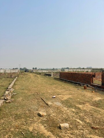  Plot For Sale in Jhalwa