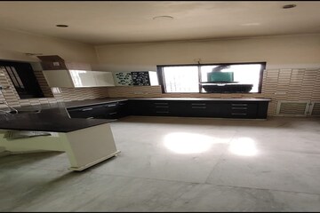Furnished Amenities in 5 BHK Independent House at Sector 27 – for Rent