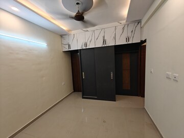 Room in 2 BHK Builder Floor at Smart World Gems, Sector 89 – for Sale