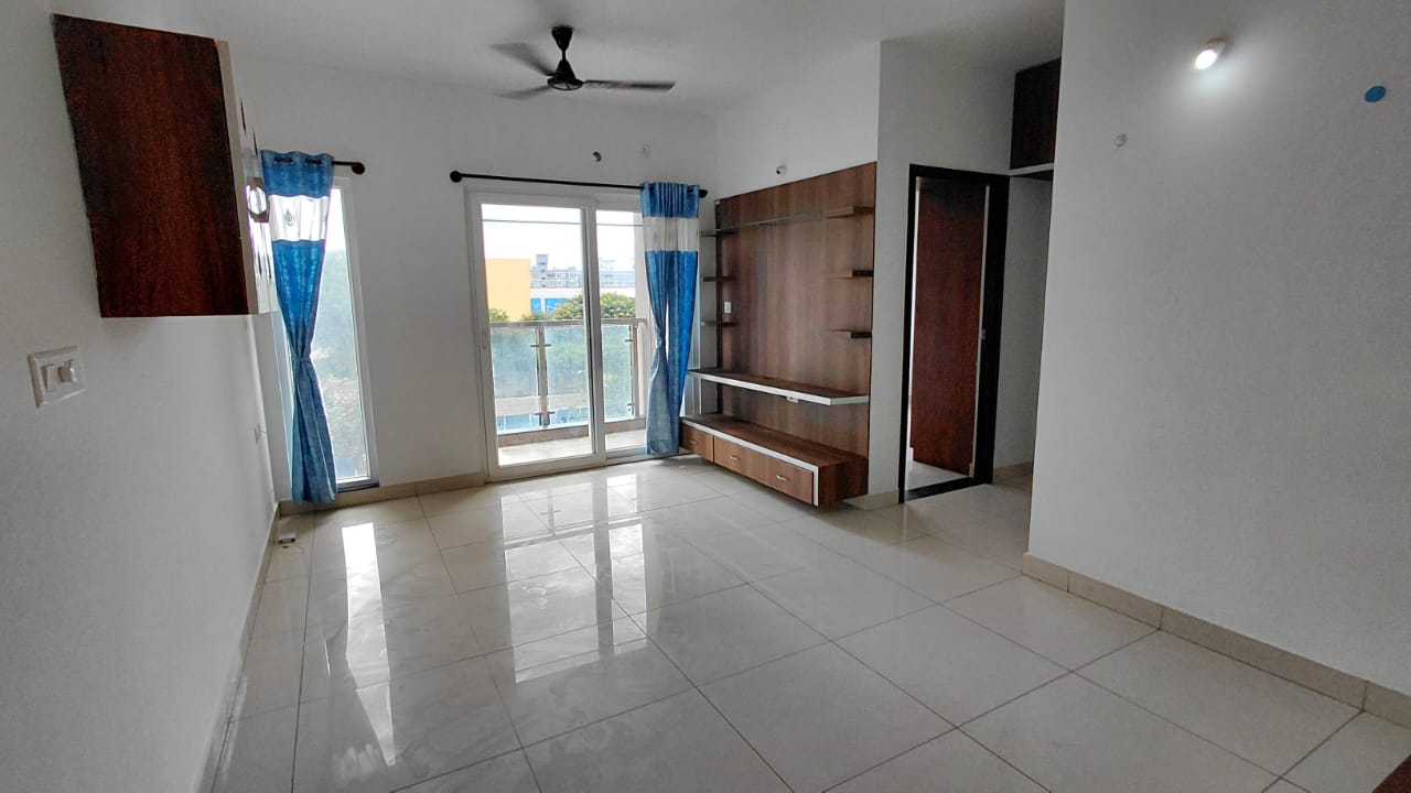 5 BHK + Study Room Apartment For Rent in Laburnum Apartment