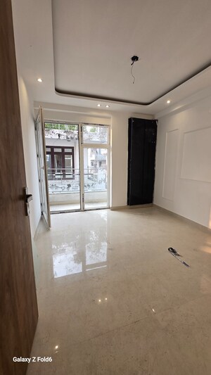 Furnished Amenities in 1 BHK Builder Floor at Chattarpur – for Rent