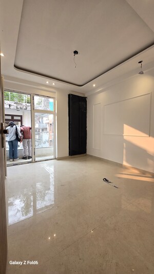 Furnished Amenities in 1 BHK Builder Floor at Chattarpur – for Rent