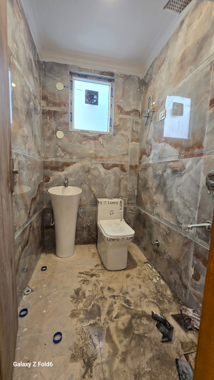 Bathroom, chattarpur 1 Bedroom 500 Sq.Ft. Builder Floor In Chattarpur Delhi 9432953