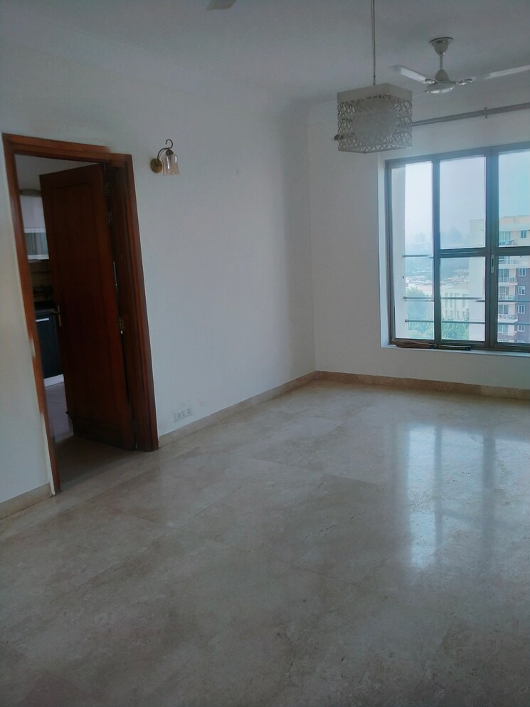 Room, jmd-gardens 4 Bedroom 2315 Sq.Ft. Apartment In Sector 33 Gurgaon 9432912