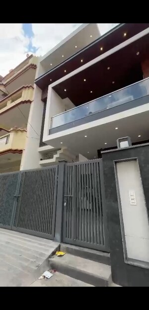 6 BHK Independent House For Sale in Vip Road