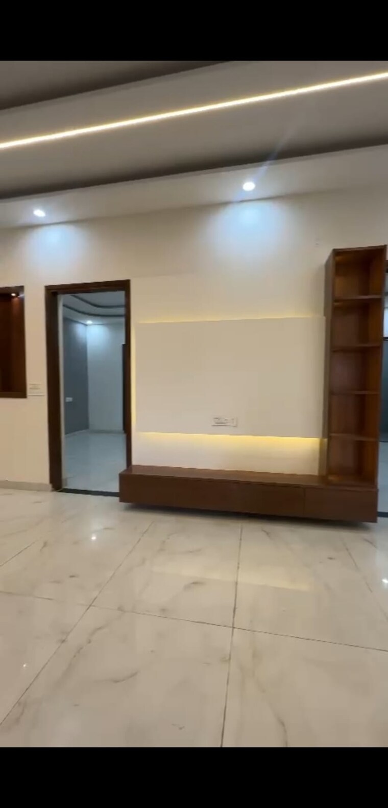 Room, vip road 6 Bedroom 200 Sq.Yd. Independent House In Vip Road Zirakpur 9432956