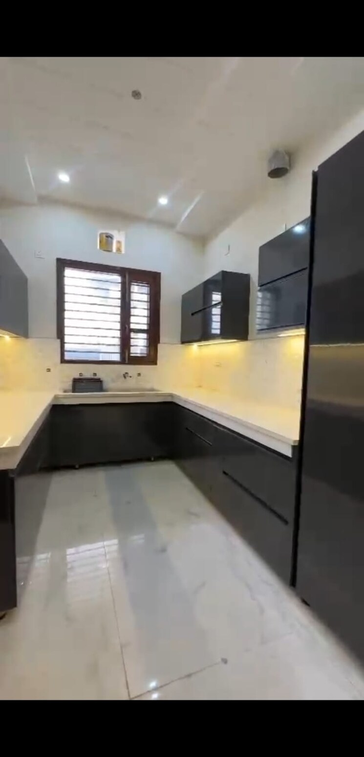 Kitchen, vip road 6 Bedroom 200 Sq.Yd. Independent House In Vip Road Zirakpur 9432956