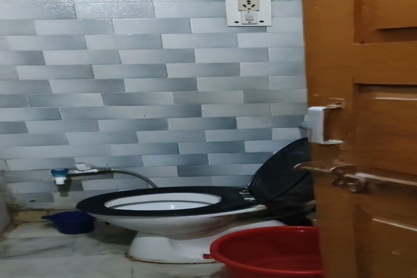 1 RkBuilder Floor For Rent in Old Rajinder Nagar