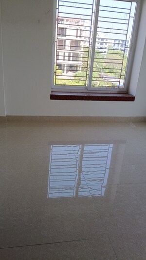 Room in 3 BHK Apartment at Dhoot New Town Extension, New Town – for Sale