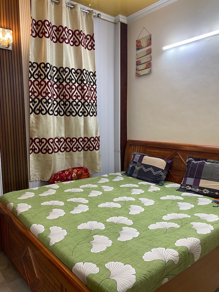 Bedroom, greater kailash ii 2 Bedroom 550 Sq.Yd. Builder Floor In Greater Kailash ii Delhi 9433033