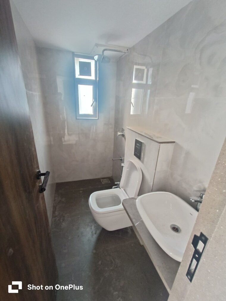 Bathroom, sambhav-brightland 3 Bedroom 1250 Sq.Ft. Apartment In Bandra West Mumbai 9433201