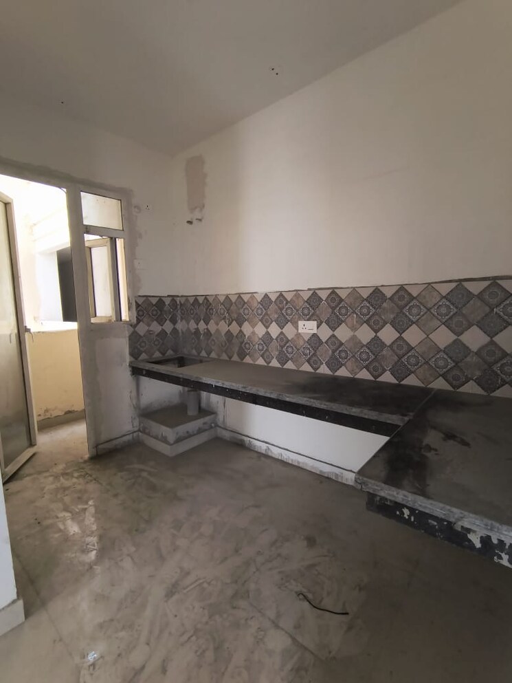 Kitchen, pivotal-paradise 2 Bedroom 657 Sq.Ft. Apartment In Sector 62 Gurgaon 9433168