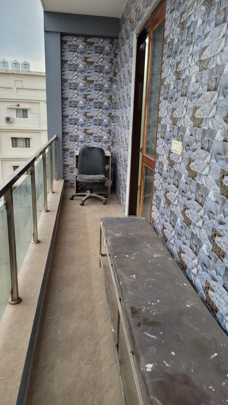 Balcony, jakhan rajpur road 3 Bedroom 2250 Sq.Ft. Apartment In JakhaN Rajpur Road Dehradun 9433146