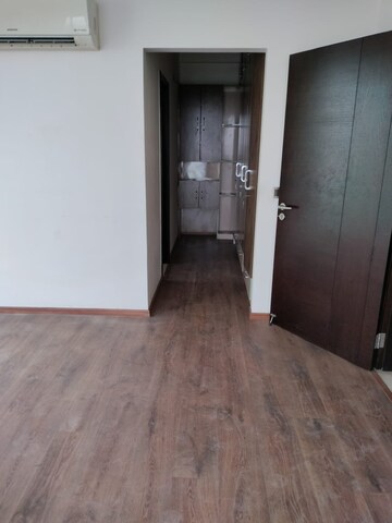 Room in 3.5 BHK Apartment at Mahindra Luminare, Sector 59 – for Sale