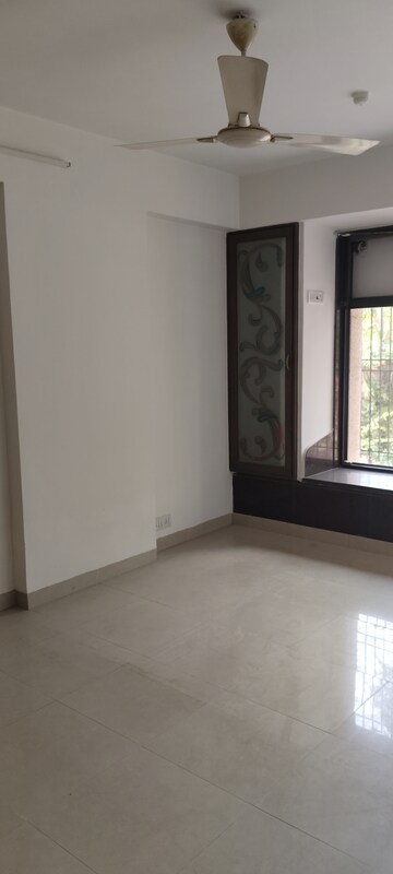 Room in 3 BHK Apartment at Ajmera Golden Rays, Andheri West – for Sale