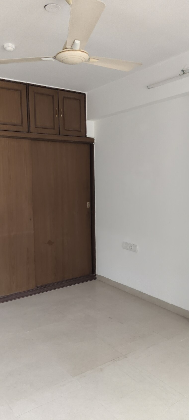 Room, ajmera-golden-rays 3 Bedroom 1100 Sq.Ft. Apartment In Andheri West Mumbai 9433396