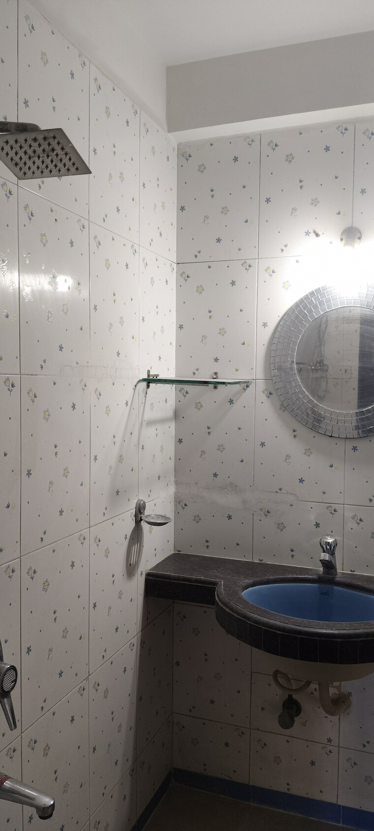 Bathroom, ajmera-golden-rays 3 Bedroom 1100 Sq.Ft. Apartment In Andheri West Mumbai 9433396