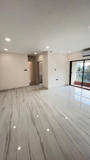 Room in 3 BHK Apartment at The Prestige City, Mulund West – for Sale