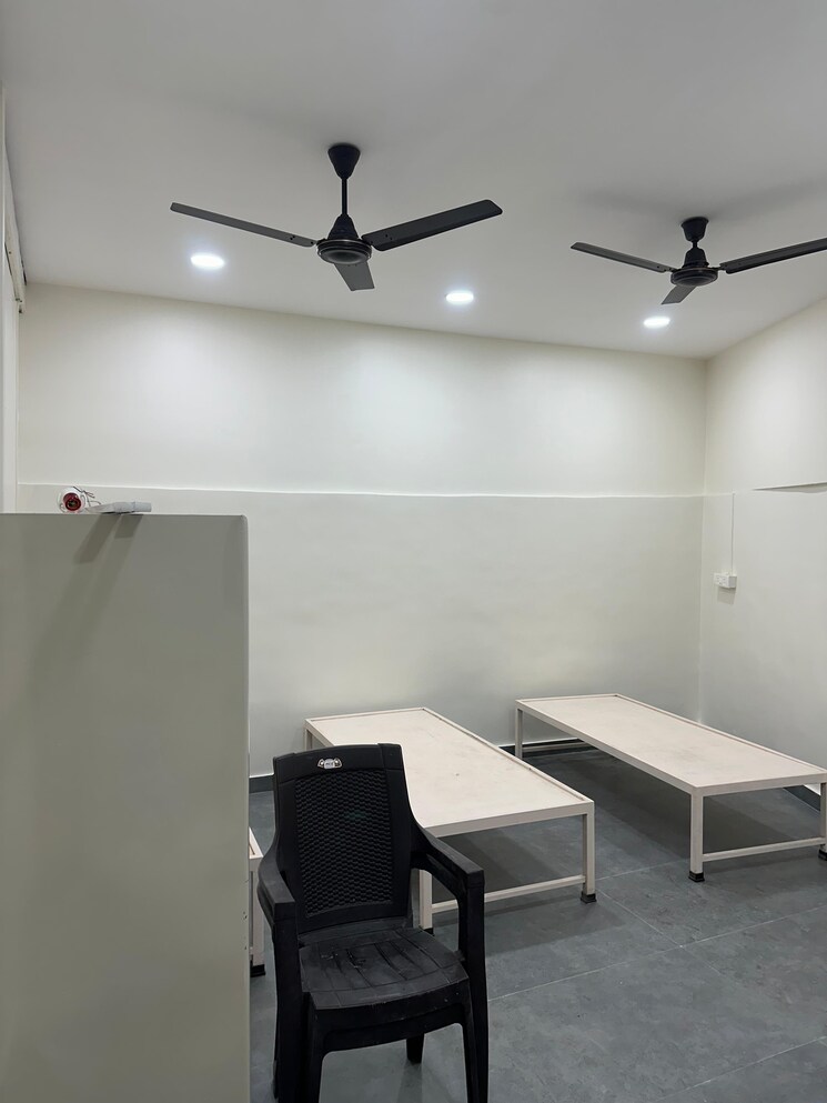 Team Area, vandana-apartment Commercial Office Space 350 Sq.Ft. In Senapati Bapat Road Pune 9433135