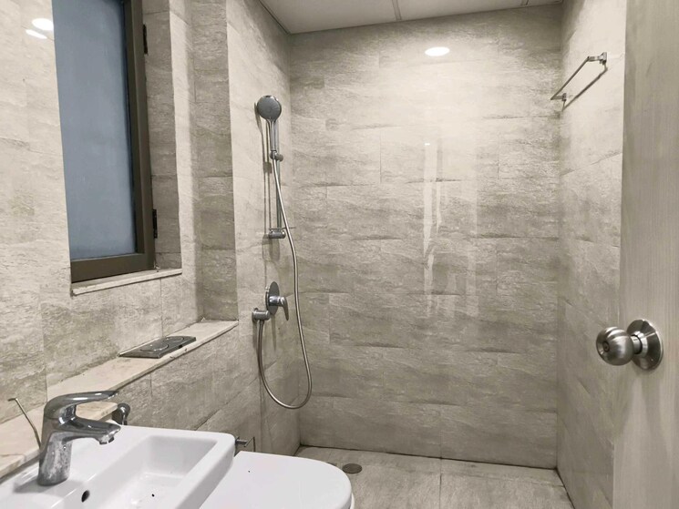 Bathroom, bandra kurla complex 3 Bedroom 1345 Sq.Ft. Apartment In Bandra Kurla Complex Mumbai 9433421