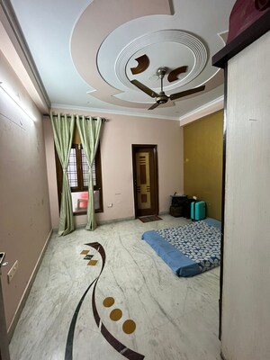 Room in 3 BHK Builder Floor at Vasundhara Sector 12 – for Rent