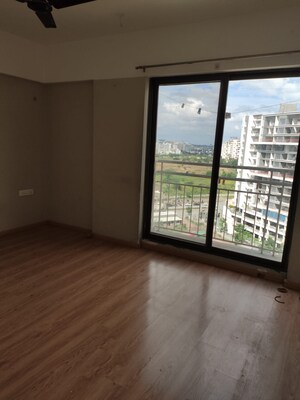 Room in 3 BHK Apartment at Kohinoor Courtyard One, Wakad – for Rent