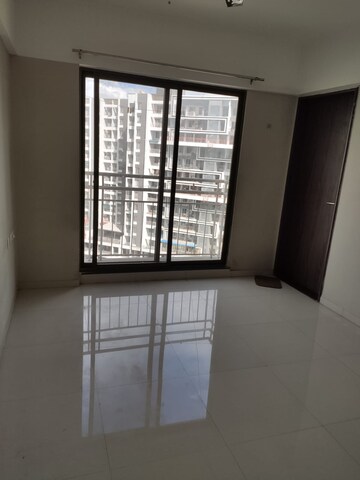 Room in 3 BHK Apartment at Kohinoor Courtyard One, Wakad – for Rent