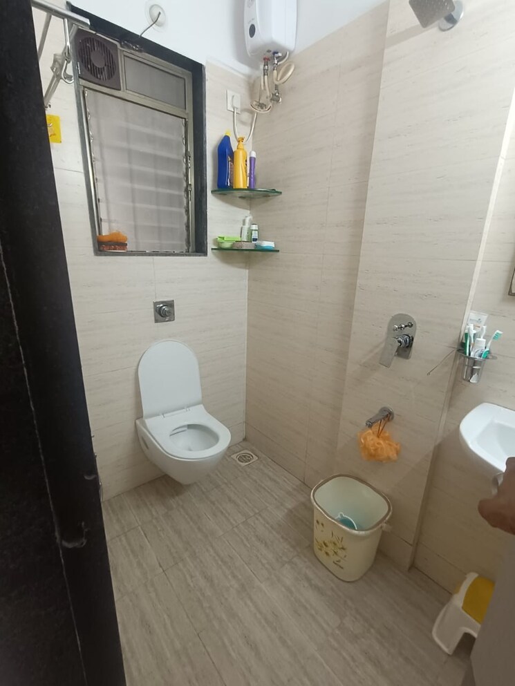 Bathroom, shree-abhishek-chs 1 Bedroom 415 Sq.Ft. Apartment In Kandivali West Mumbai 9433489