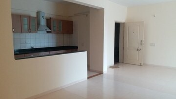 Room in 2 BHK Apartment at Geeta Gold Fusion, Kharadi – for Rent