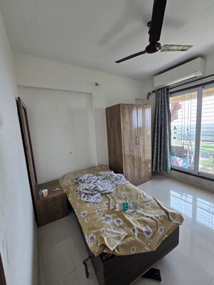 Bedroom in 3 BHK Apartment at Shanti Green Palms, Ghansoli – for Rent