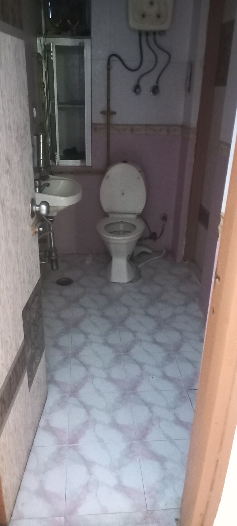 Attached Bathroom, ip extension 3 Bedroom 1350 Sq.Ft. Apartment In Ip Extension Delhi 9433797