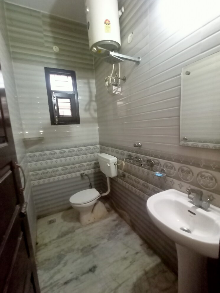 Bathroom, sector 11 2 Bedroom 1555 Sq.Ft. Independent House In Sector 11 Panchkula 9433532