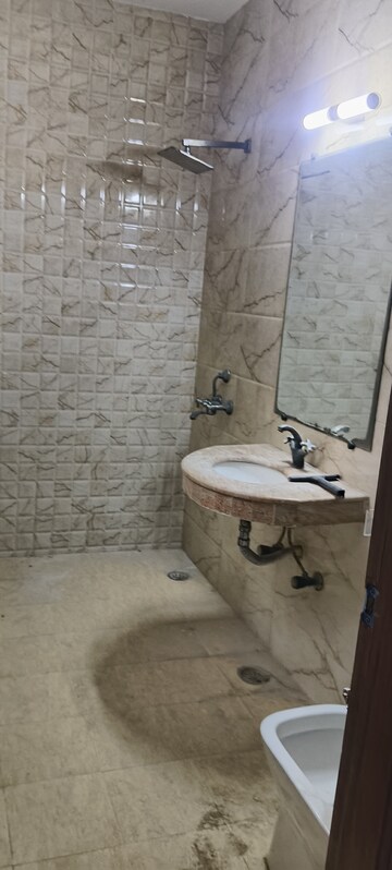 Bathroom in 3 BHK Villa at RWA Apartments Sector 53, Sector 53 – for Rent