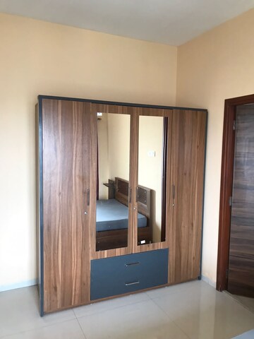 Room in 3 BHK Apartment at Romell Aether, Goregaon East – for Rent