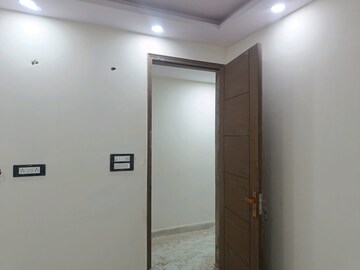 Room in 3 BHK Builder Floor at Govindpuri – for Sale