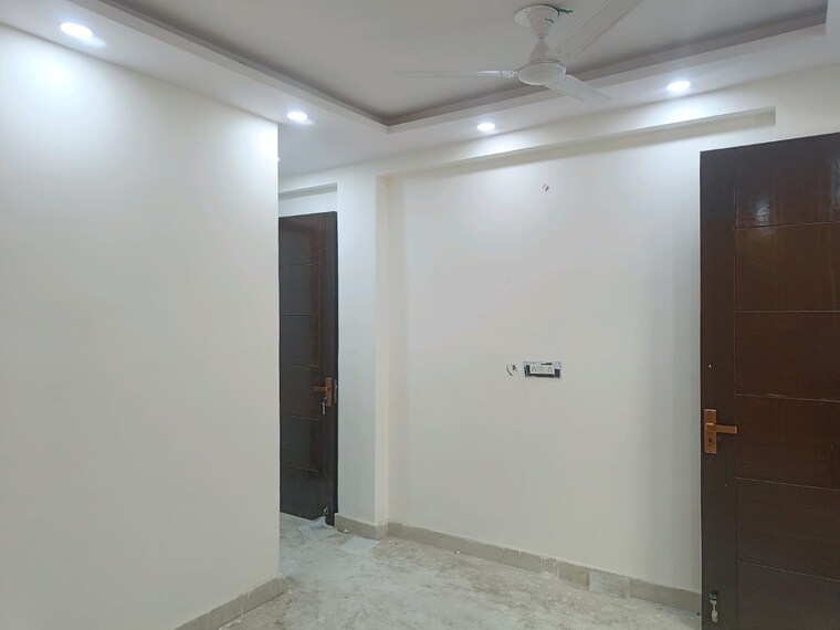 Room, govindpuri 3 Bedroom 900 Sq.Ft. Builder Floor In Govindpuri Delhi 9433821