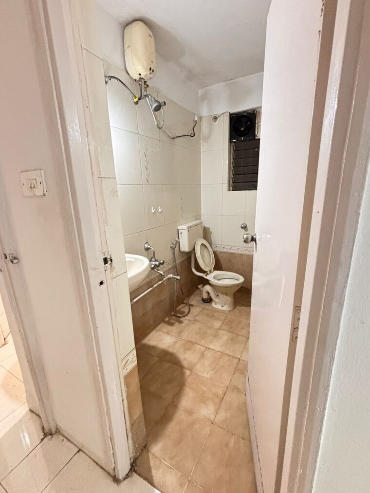 Bathroom, wanowrie 2 Bedroom 1000 Sq.Ft. Apartment In Wanowrie Pune 9433838