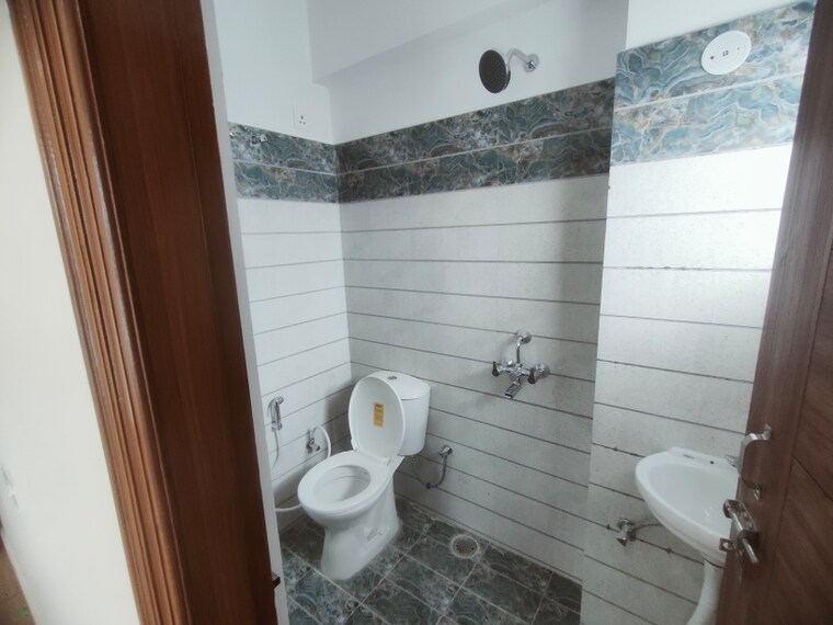 Bathroom, sahastradhara road 3 Bedroom 1840 Sq.Ft. Villa In Sahastradhara Road Dehradun 9434059