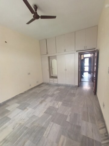 Room in 3 BHK Independent House at Sector 15 – for Rent