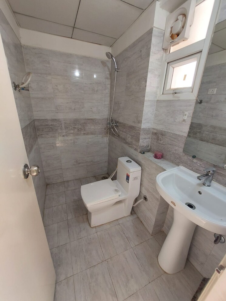 Bathroom, gaurs-siddhartham 2 Bedroom 1055 Sq.Ft. Apartment In Siddharth Vihar Ghaziabad 9434018