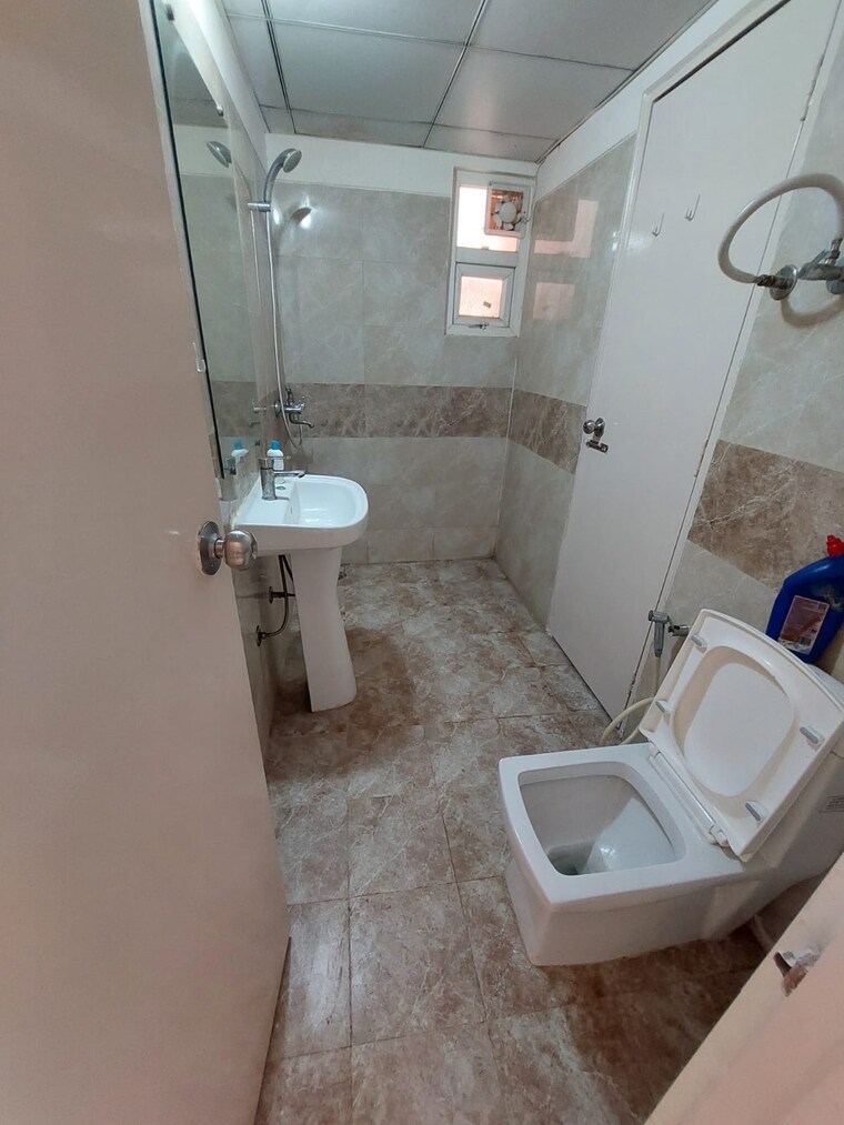 Bathroom, gaurs-siddhartham 2 Bedroom 1055 Sq.Ft. Apartment In Siddharth Vihar Ghaziabad 9434018
