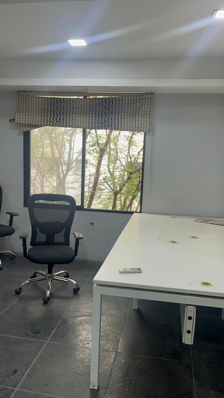 Team Area, navrangpura Commercial Office Space 1072 Sq.Ft. In Navrangpura Ahmedabad 9433972