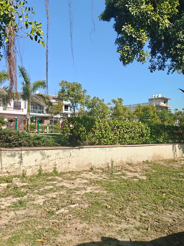 undefined, sector 107  1200 Sq.Ft. Plot In Sector 107 Noida 9434019