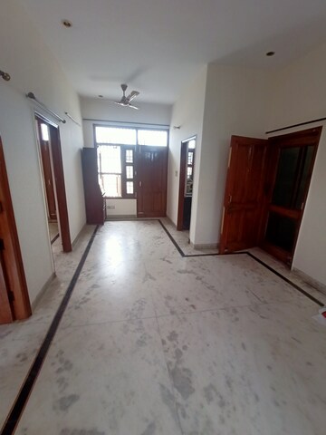 Room in 2 BHK Independent House at Sector 11 – for Rent