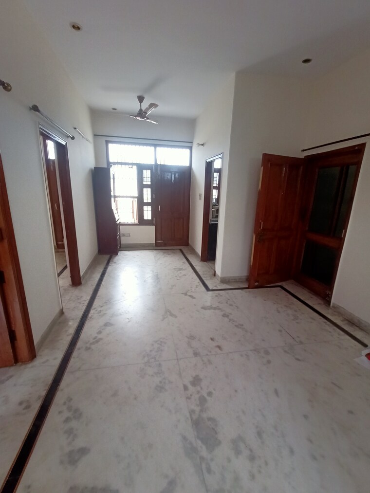 Room, sector 11 2 Bedroom 1122 Sq.Ft. Independent House In Sector 11 Panchkula 9434060
