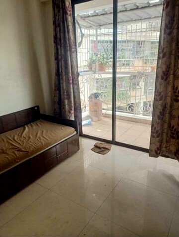 Room in 1 BHK Apartment at Devidayal Apartments, Mulund West – for Rent